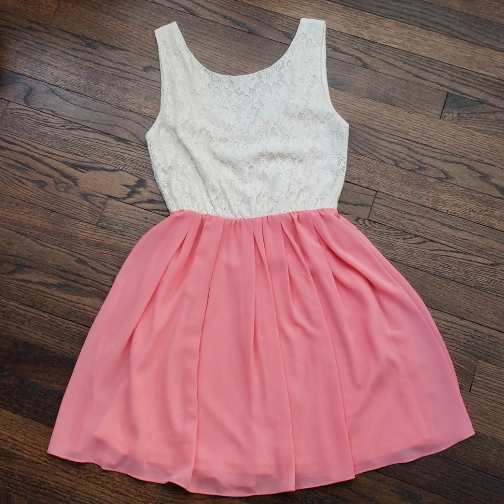 Aina Be Dress (Lace Top)